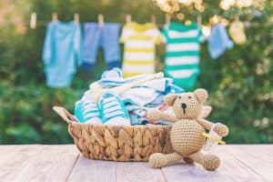 Guide ultime la température idéale pour laver les vêtements de bébé révélée