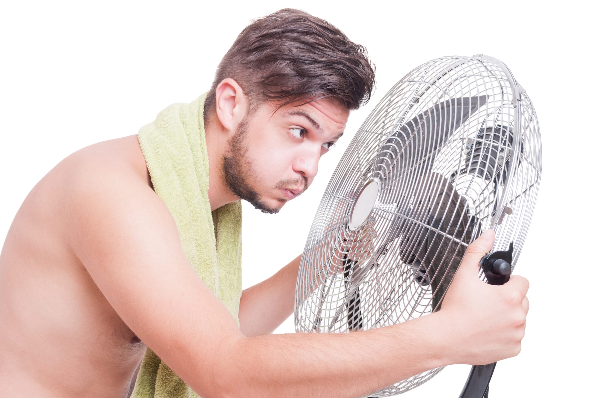 L'erreur fatale de l'été : Les dangers cachés derrière la serviette mouillée sur votre Ventilateur
