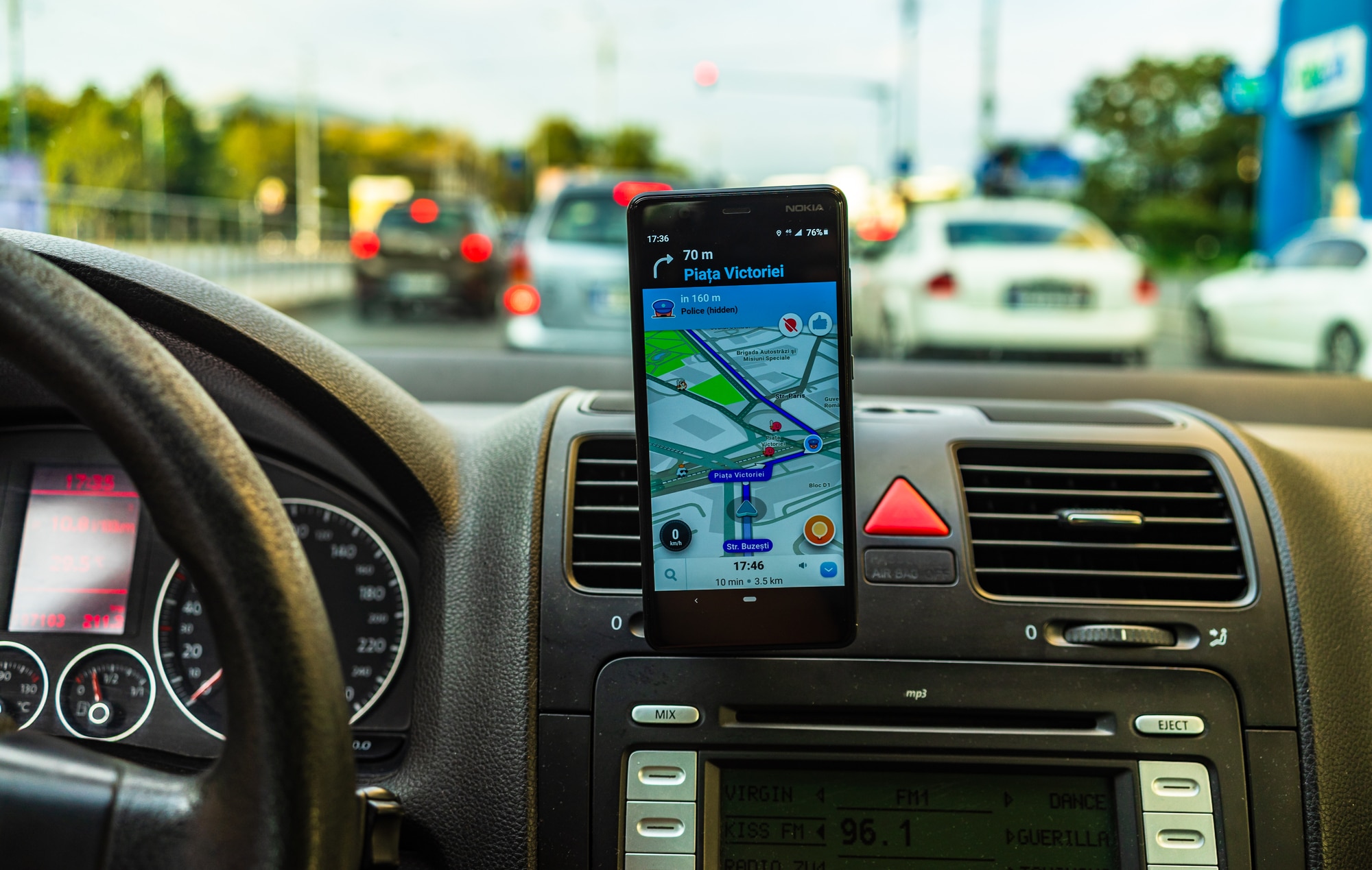 Alerte à tous les conducteurs Waze pourrait bientôt perdre ses alertes radars ! Une perspective inquiétante pour l'application favorite des automobilistes