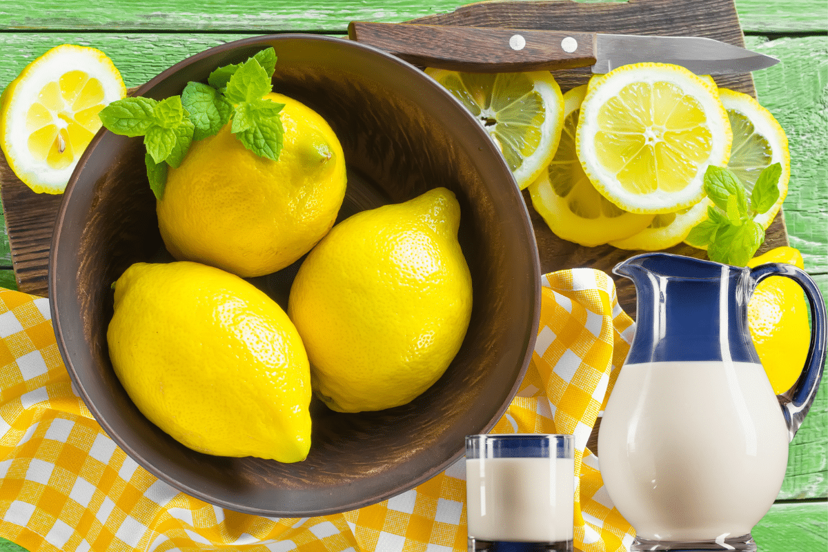Déversez du citron dans du lait et préparez-vous à être ébahis par ce qui se passe ensuite !