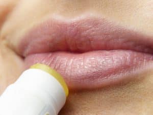 5 conseils précieux pour choisir votre huile à lèvres